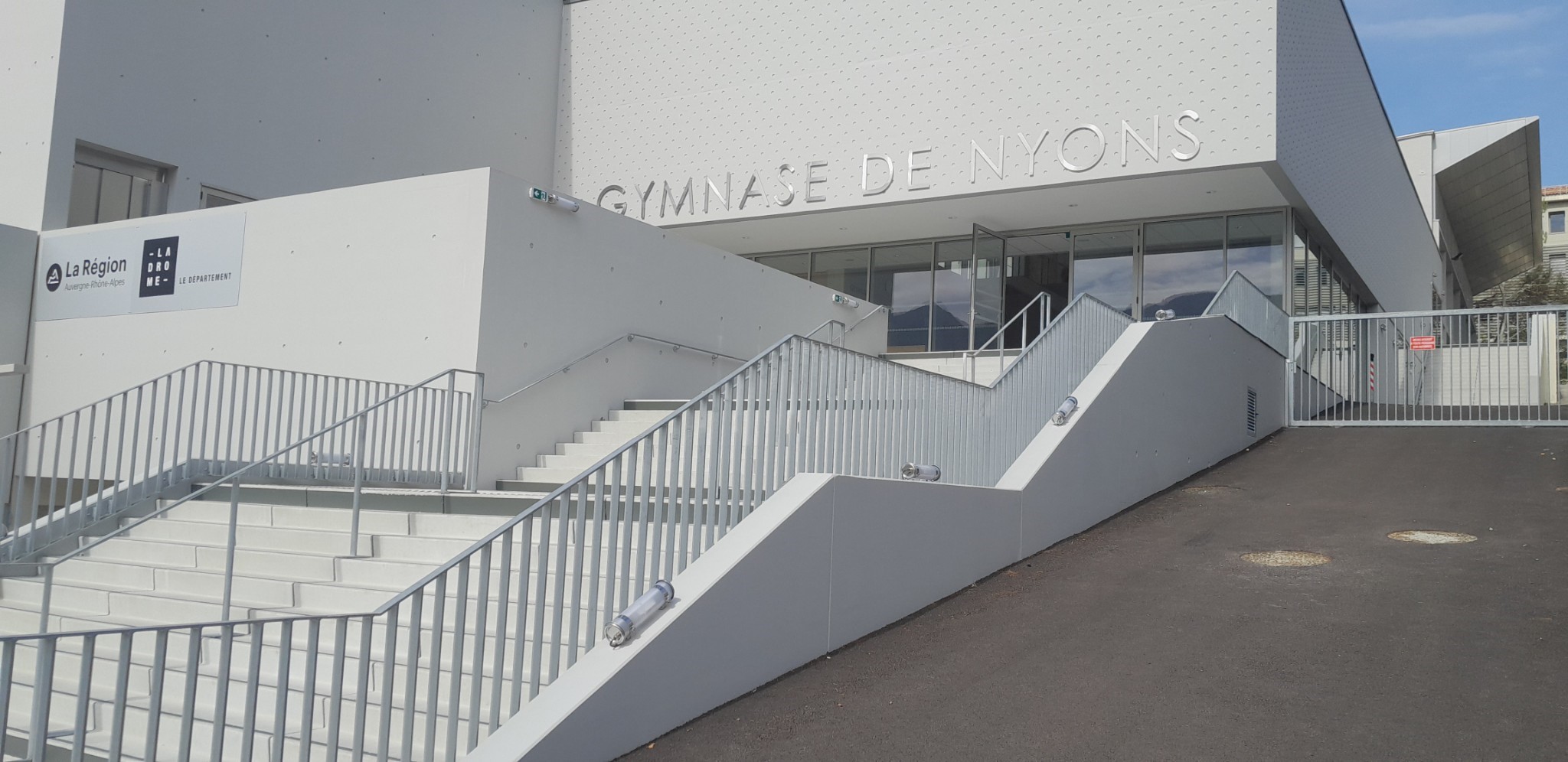 Gymnase-de-Nyons-ext